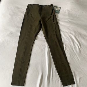 Lyssé Olive Green Legging